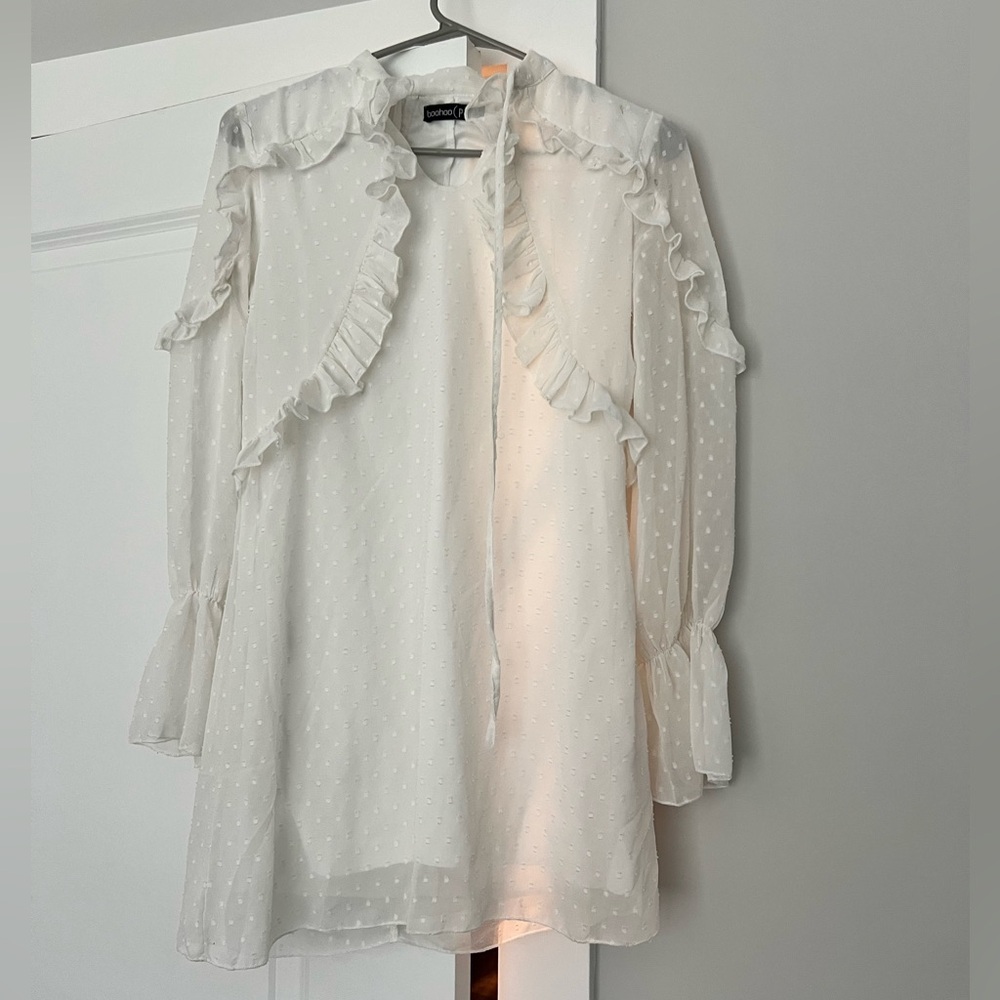 BOOHOO Size 2 Petite off white long sleeve dress